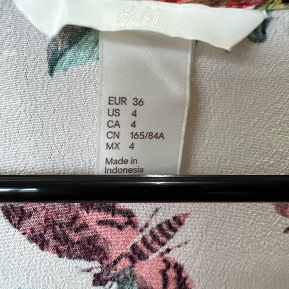H&M Hawaiian Tropical Top Floral Blouse Short Sleeve Sheer White Vacation Sz 4 - Picture 3 of 5